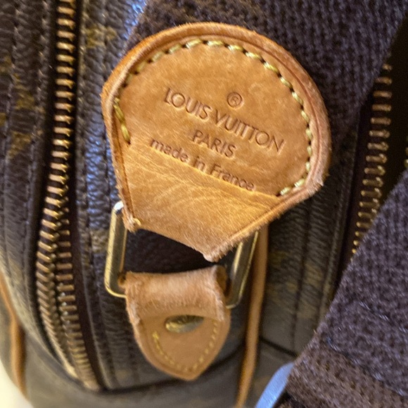 Louis Vuitton Reporter Bag with Signature Monogram - Picture 7 of 11